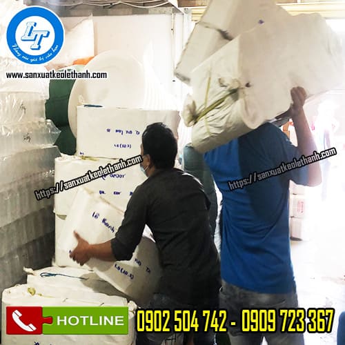 Vận chuyển hỏa tốc băng keo dán nền cho khách