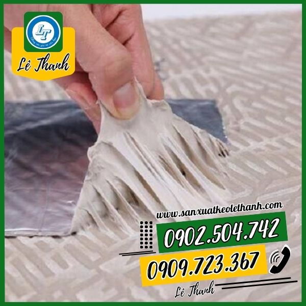 Lớp keo dính dày chắc, bám dính tốt Lớp keo dính dày chắc, bám dính tốt