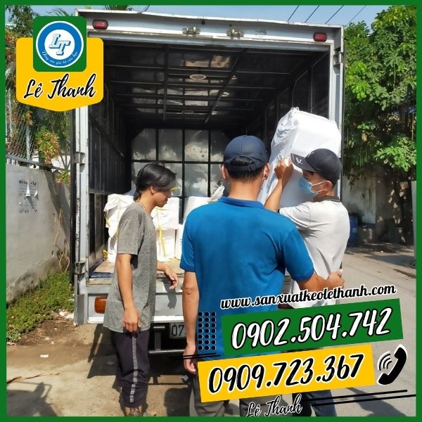 Giao đơn hàng băng dính đục cho khách Giao đơn hàng băng dính đục cho khách