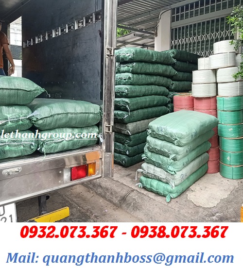 HÀNG HÓA CHUẨN BỊ ĐƯA LÊN XE TẢI