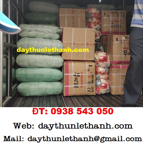 Găng tay đưa lên xe tải đi giao cho khách Găng tay đưa lên xe tải đi giao cho khách