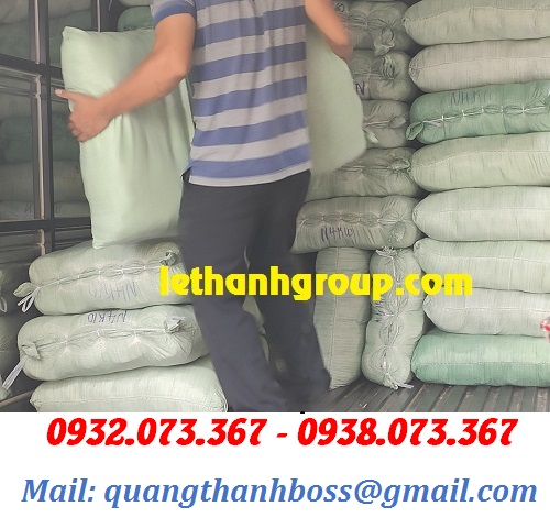 GĂNG TAY ĐANG ĐƯỢC ĐƯA LÊN XE TẢI