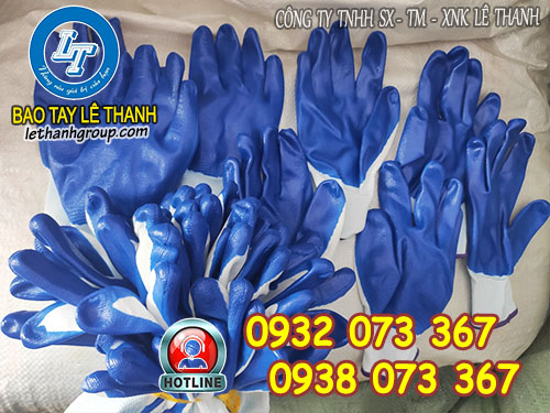 Giá găng tay phủ nitrile xanh Gằng tay phủ nitrile xanh