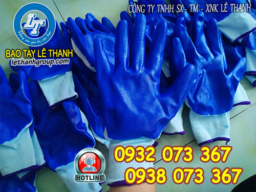 Giá găng tay phủ nitrile xanh Gằng tay phủ nitrile xanh