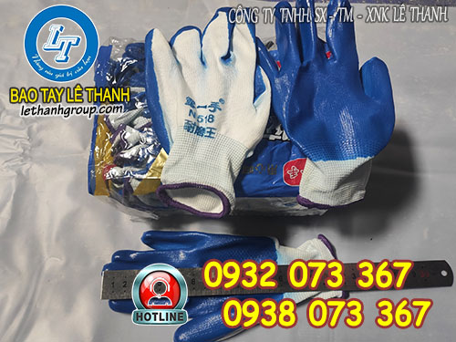 Giá găng tay phủ nitrile xanh Gằng tay phủ nitrile xanh