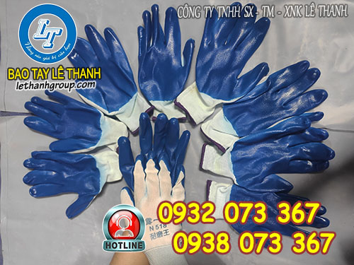 Giá găng tay phủ nitrile xanh Gằng tay phủ nitrile xanh
