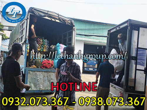 Lên hàng để giao cho khách tại công ty Lê Thanh Lên hàng để giao cho khách tại công ty Lê Thanh