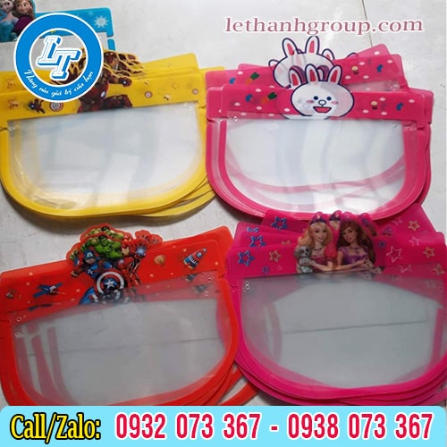 ĐỊA CHỈ BỎ SỈ KÍNH CHỐNG DỊCH, KÍNH CHỐN GIỌT BẮN GIÁ RẺ TPHCM kính chống dịch cho bé