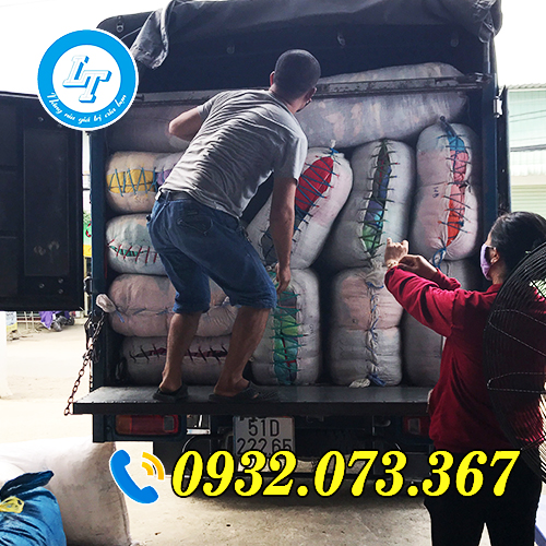 BỎ SỈ KHĂN LAU XE MÁY CHO TIỆM RỬA XE giao hàng khăn lau cho khách bằng xe tải miễn phí