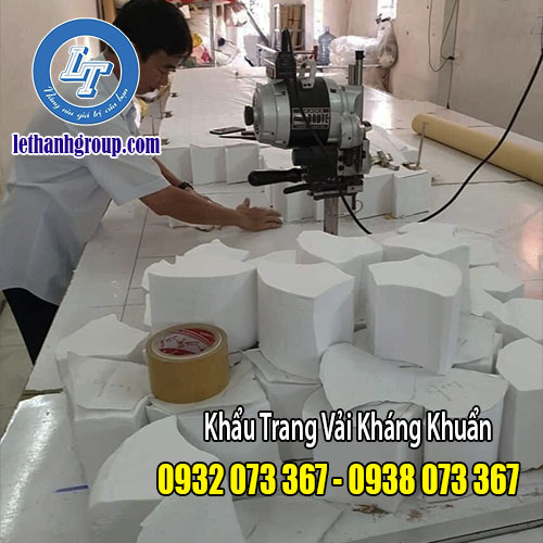 XƯỞNG MAY GIA CÔNG KHẨU TRANG VẢI KHÁNG KHUẨN GIÁ TỐT gia công khẩu trang giá sỉ rẻ