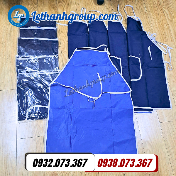 tạp dề 2 lớp có túi giá sỉ màu xanh đen