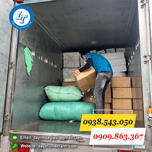 Cuộn chỉ may bao 200g giao hàng nhanh Cuộn chỉ may bao 200g giao hàng nhanh