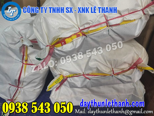 Dây nilon dùng khâu miệng bao tải rất chắc chắn Dây nilon dùng khâu miệng bao tải rất chắc chắn