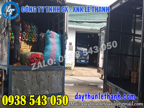 Giao hàng cho khách tại công ty Lê Thanh Giao hàng cho khách tại công ty Lê Thanh