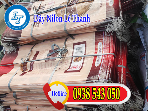 Dây nilon kẽm mền xám bóng cột hàng Dây nilon kẽm mền xám bóng cột hàng