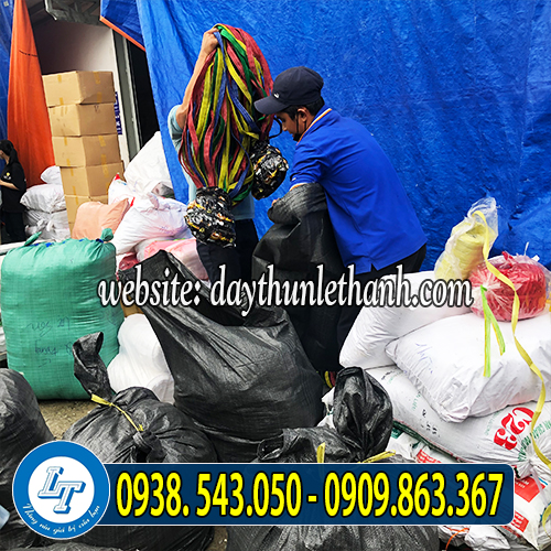 Dây ràng hàng đóng bao gửi chành xe cho khách tỉnh