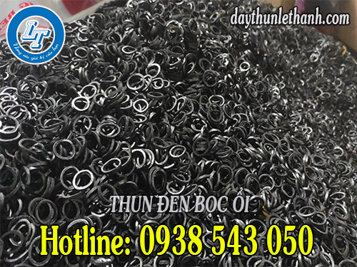 Thun đen và lưới xốp bọc ổi Thun đen và lưới xốp bọc ổi