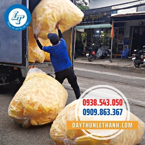 Giao xốp bọc trái cây cho khách Giao xốp bọc trái cây cho khách