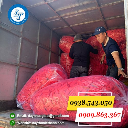 Xốp bọc trái cây màu đỏ giao nhanh Xốp bọc trái cây màu đỏ giao nhanh