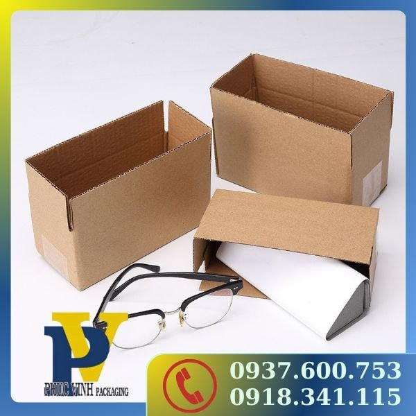 Bạn Đã Biết Về Kỹ Thuật In Lụa Trên Hộp Carton? Tìm Hiểu Ngay Về Phương Pháp Độc Đáo Này Để Tạo Ra Những Chiếc Thùng Carton Đóng Hàng Ấn Tượng Và Thu Hút!