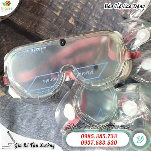 Kính bảo hộ chống hóa chất chống đọng sương, nhìn rõ khi làm việc. Kính bảo hộ chống hóa chất chống đọng sương, nhìn rõ khi làm việc.