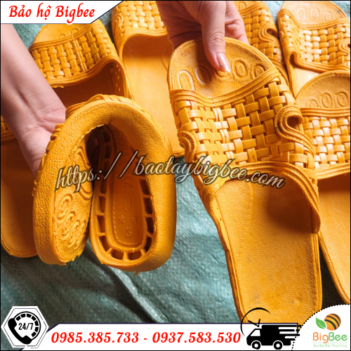 Dép Nhựa Quai Ngang Mềm Dẻo – Chống Thấm, Dễ Vệ Sinh Và Bền Bỉ Dép Nhựa Quai Ngang Mềm Dẻo – Chống Thấm, Dễ Vệ Sinh Và Bền Bỉ