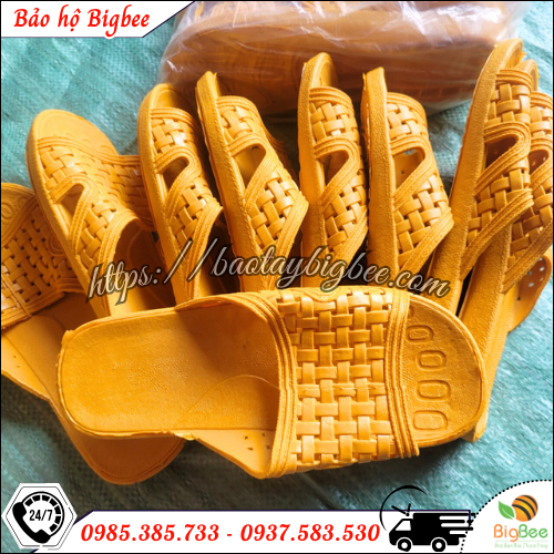 Dép Nhựa Quai Ngang – Tiện Lợi, Chống Thấm Và Dễ Vệ Sinh. Dép Nhựa Quai Ngang – Tiện Lợi, Chống Thấm Và Dễ Vệ Sinh.