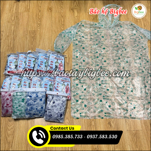 Áo mưa dùng một lần tiện lợi. Áo mưa dùng một lần tiện lợi.