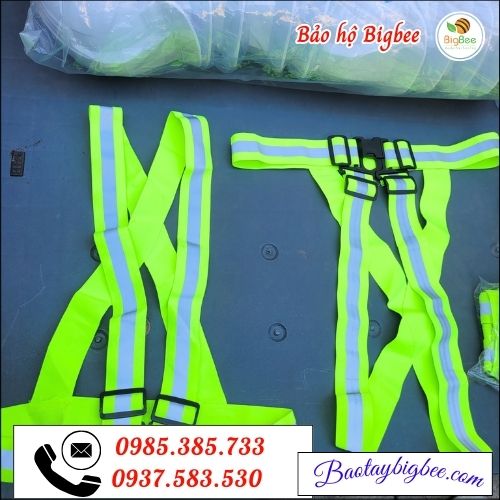 Cung cấp áo phản quang công nhân giá rẻ đủ kiểu, nhiều màu. Cung cấp áo phản quang công nhân giá rẻ đủ kiểu, nhiều màu.