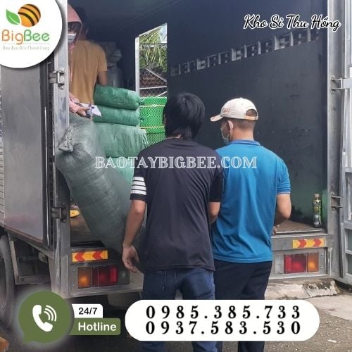 Bảo Hộ Thu Hồng xuất kho đi đơn giao sỉ cho khách mỗi ngày Bảo Hộ Thu Hồng xuất kho đi đơn giao sỉ cho khách mỗi ngày