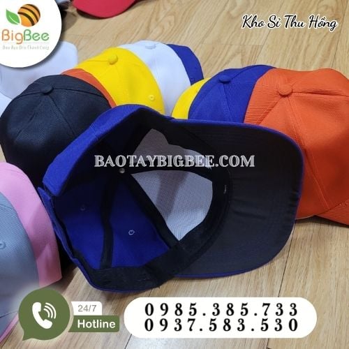 Nón mũ lưỡi trơn được nhiều người yêu thích sử dụng Nón mũ lưỡi trơn được nhiều người yêu thích sử dụng