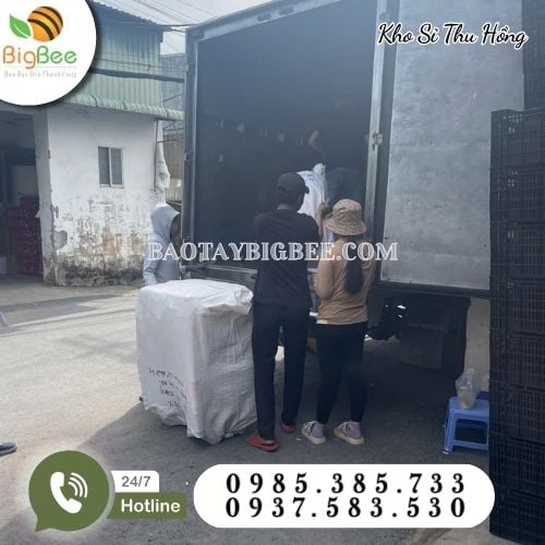 Thu Hồng có đội ngũ nhân viên giao hàng chuyên nghiệp, tận nơi nhanh chóng Thu Hồng có đội ngũ nhân viên giao hàng chuyên nghiệp, tận nơi nhanh chóng