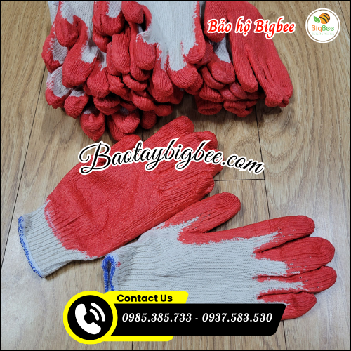 Bao tay phủ nhựa đỏ bảo hộ giá sỉ tận xưởng. Bao tay phủ nhựa đỏ bảo hộ giá sỉ tận xưởng.