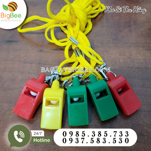 Còi nhựa có dây đeo tiện lợi bền đẹp Còi nhựa có dây đeo tiện lợi bền đẹp