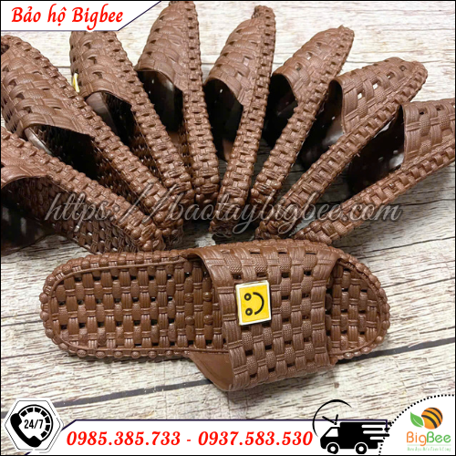 Dép Nhựa Spa – Nhà Tắm – Hồ Bơi: Mềm, Nhẹ, Thoát Nước Siêu Tốt. Dép Nhựa Spa – Nhà Tắm – Hồ Bơi: Mềm, Nhẹ, Thoát Nước Siêu Tốt.