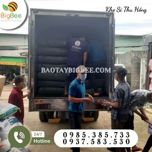 Hoạt động xuất kho dép tổ ong giao sỉ tận nơi cho khách tại Thu Hồng Hoạt động xuất kho dép tổ ong giao sỉ tận nơi cho khách tại Thu Hồng