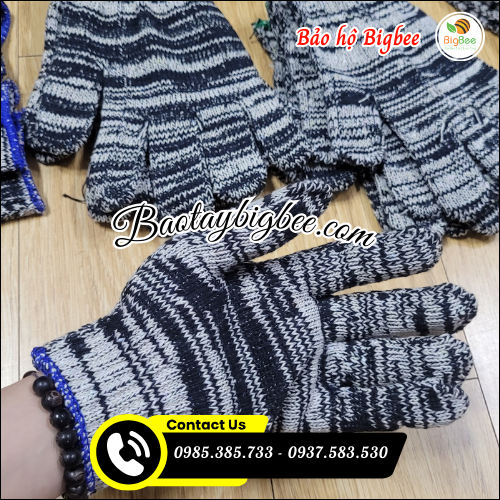 Găng tay len muối tiêu co giãn tốt, ôm sát tay. Găng tay len muối tiêu co giãn tốt, ôm sát tay.