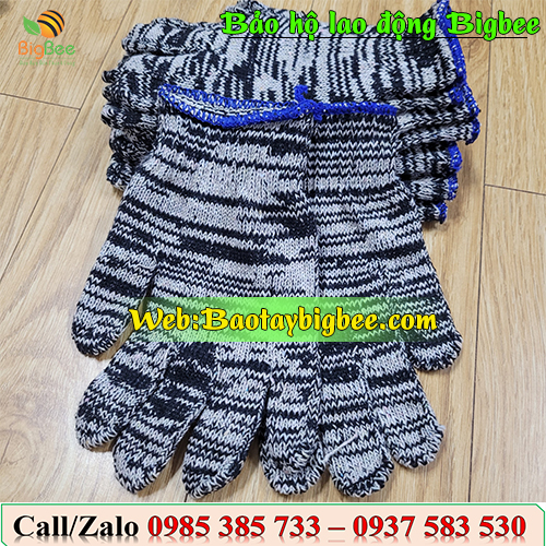 Găng tay sợi len màu muối tiêu 50 gram. Găng tay sợi len màu muối tiêu 50 gram.