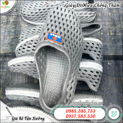 Giày đi mưa chống thấm giá sỉ rẻ tại TP.HCM – Hàng đẹp, bền, siêu tiện dụng. Giày đi mưa chống thấm giá sỉ rẻ tại TP.HCM – Hàng đẹp, bền, siêu tiện dụng.