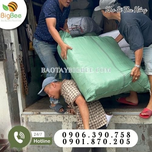 Đội ngũ nhân viên kiểm tra lên đơn giao sỉ tận nơi Đội ngũ nhân viên kiểm tra lên đơn giao sỉ tận nơi