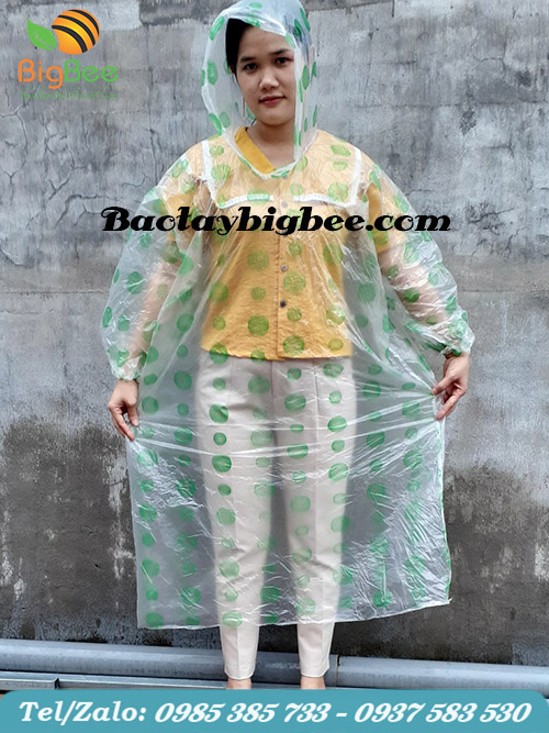 Áo mưa mặc 1 lần tiện dụng ngày càng được ưa chuộng Áo mưa mặc 1 lần tiện dụng ngày càng được ưa chuộng