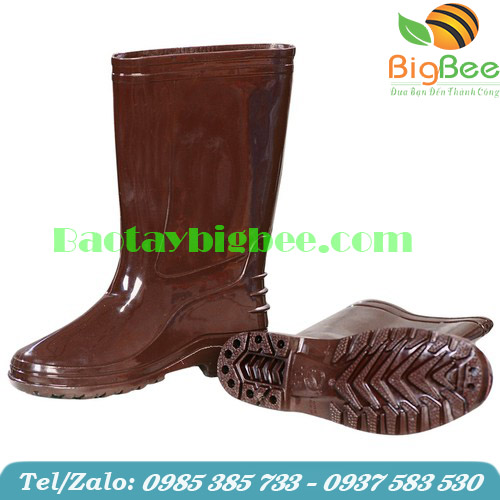 Ủng màu nâu socola. Ủng màu nâu socola.
