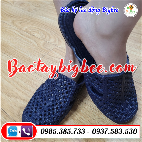 Dép tổ ong bít mũi màu xanh. Dép tổ ong bít mũi màu xanh.