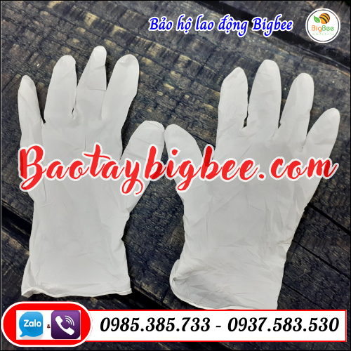Găng tay y tế TTGloves màu trắng.   Găng tay y tế TTGloves màu trắng.