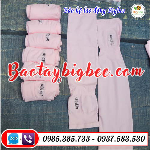 Ống tay chống nắng màu hồng. Ống tay chống nắng màu hồng.