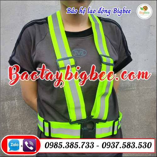Mặt trước dây áo phản quang.  Mặt trước dây áo phản quang.