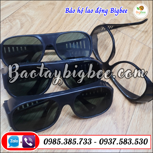 Tròng kính 0 độ dịu mắt, không đau, không khó chịu. Tròng kính 0 độ dịu mắt, không đau, không khó chịu.
