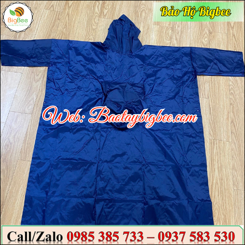 >>Mặc sau áo mưa cánh dơi 2 đầu. >>Mặc sau áo mưa cánh dơi 2 đầu.