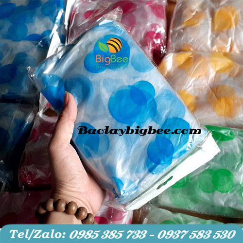 Áo mưa mặc 1 lần gọn nhẹ, tiện dụng Áo mưa mặc 1 lần gọn nhẹ, tiện dụng