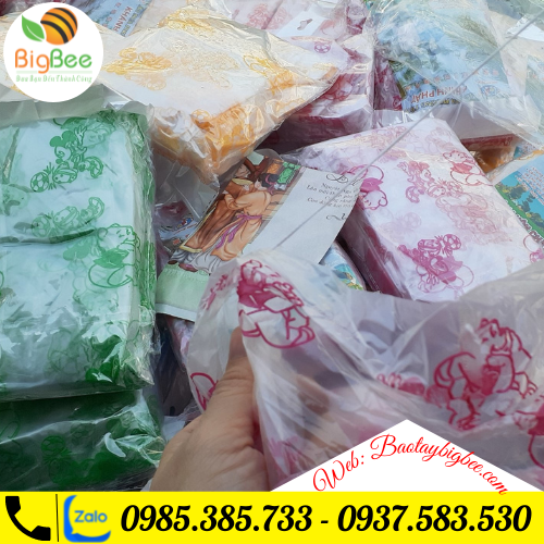 >>Áo mưa mềm nhẹ khả năng chống thấm cao. >>Áo mưa mềm nhẹ khả năng chống thấm cao.